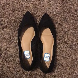 jet black, 8 wide, time and tru, flats no heel